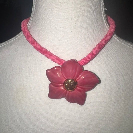 Vintage Avon porcelain wild flower pin/pendant