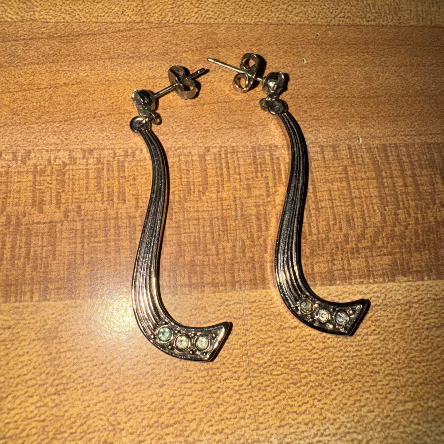 Vintage Avon 1988 gala dangle earrings