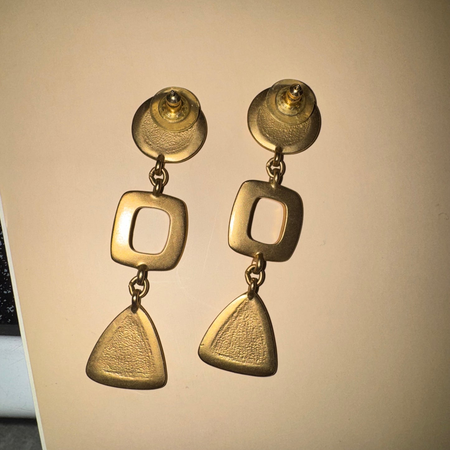 Vintage Avon geometric drop earrings (red)