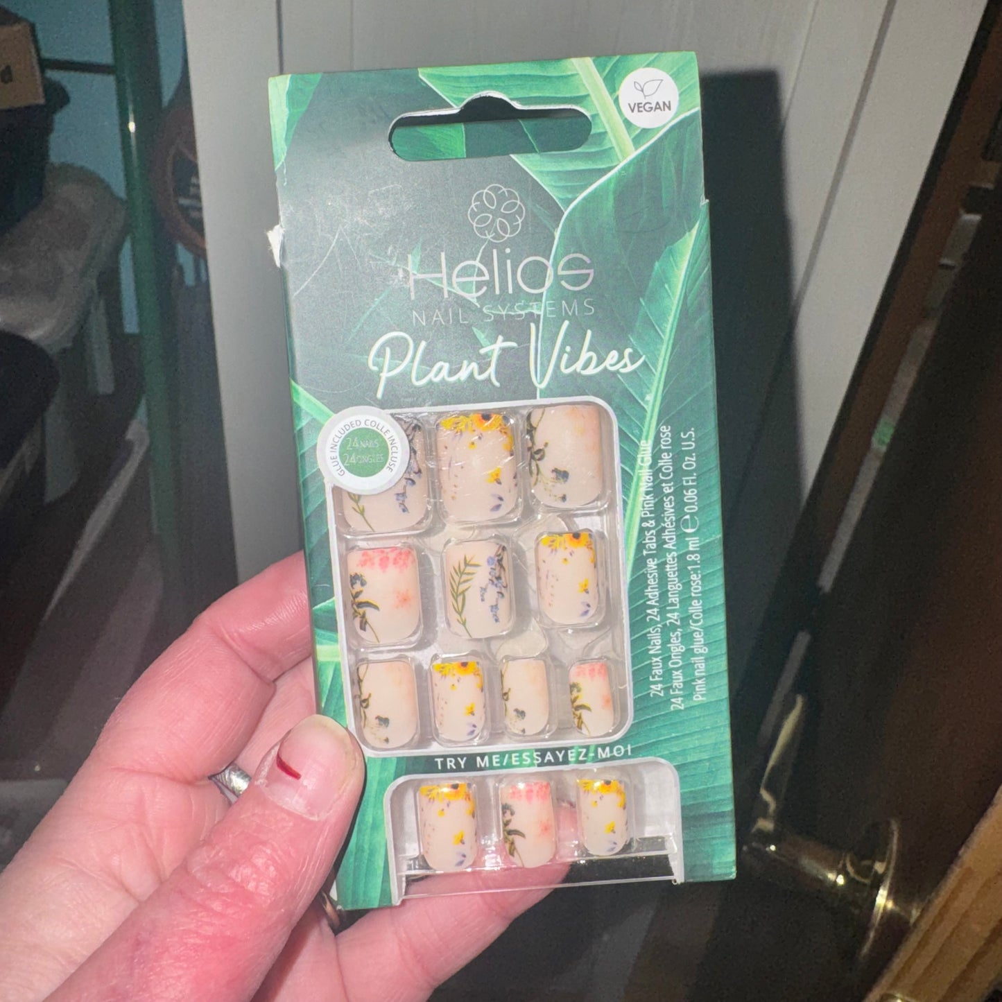 Floral press on nails