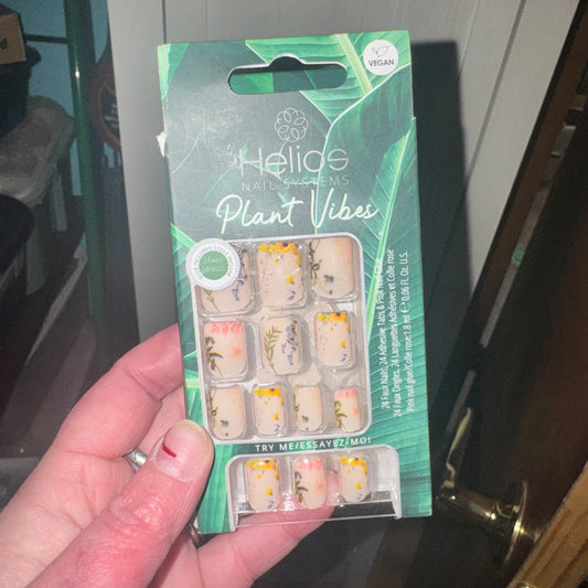 Floral press on nails