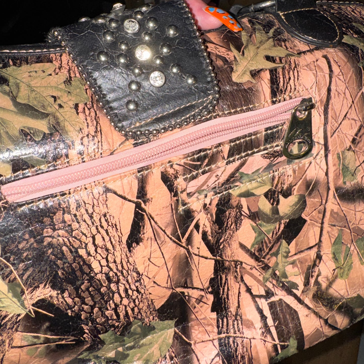 Pink camo studded & rhinestone shoulder bag