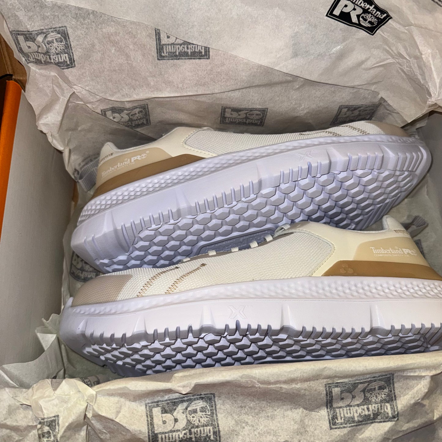 Setra composite toe work sneakers
