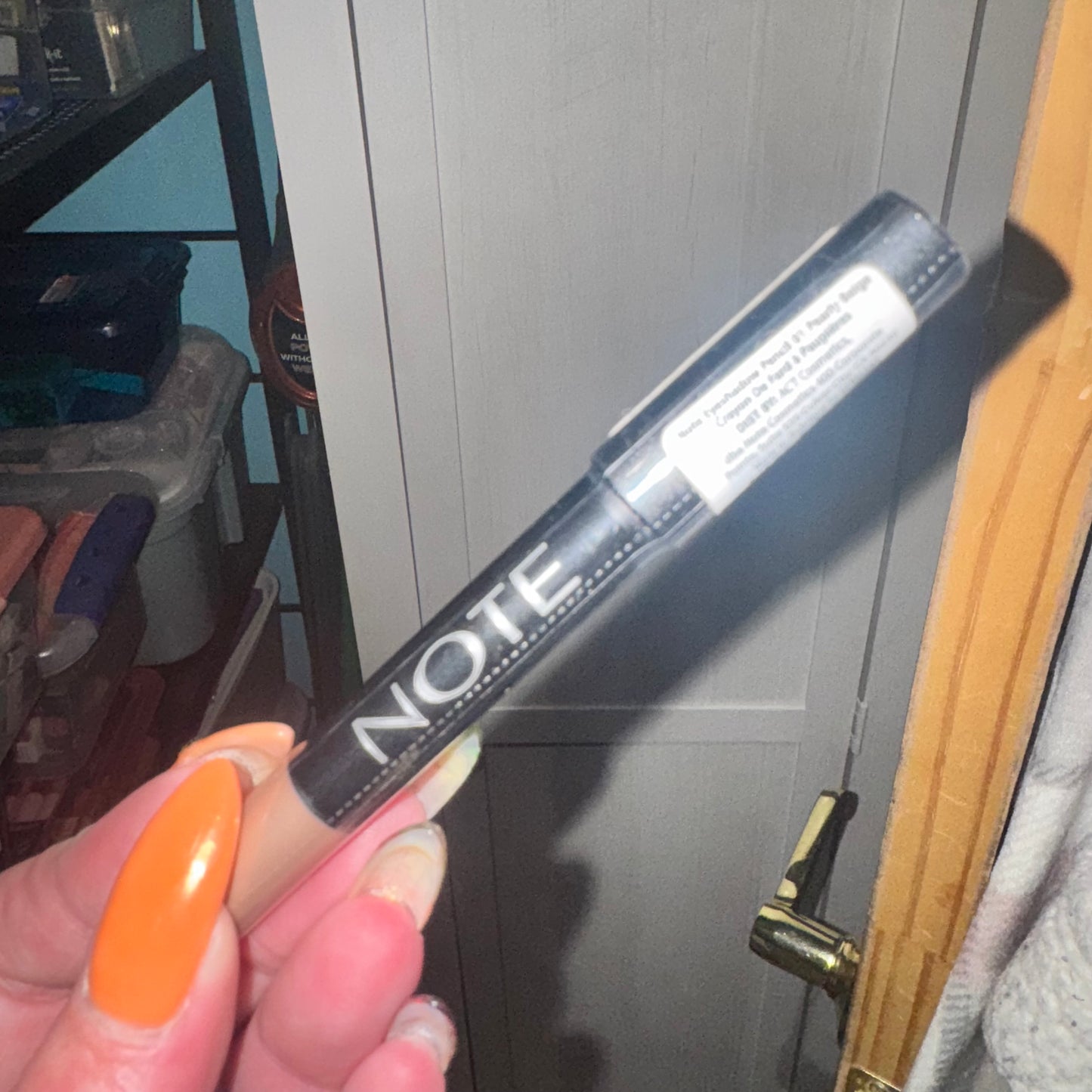 Eyeshadow stick in pearl beige
