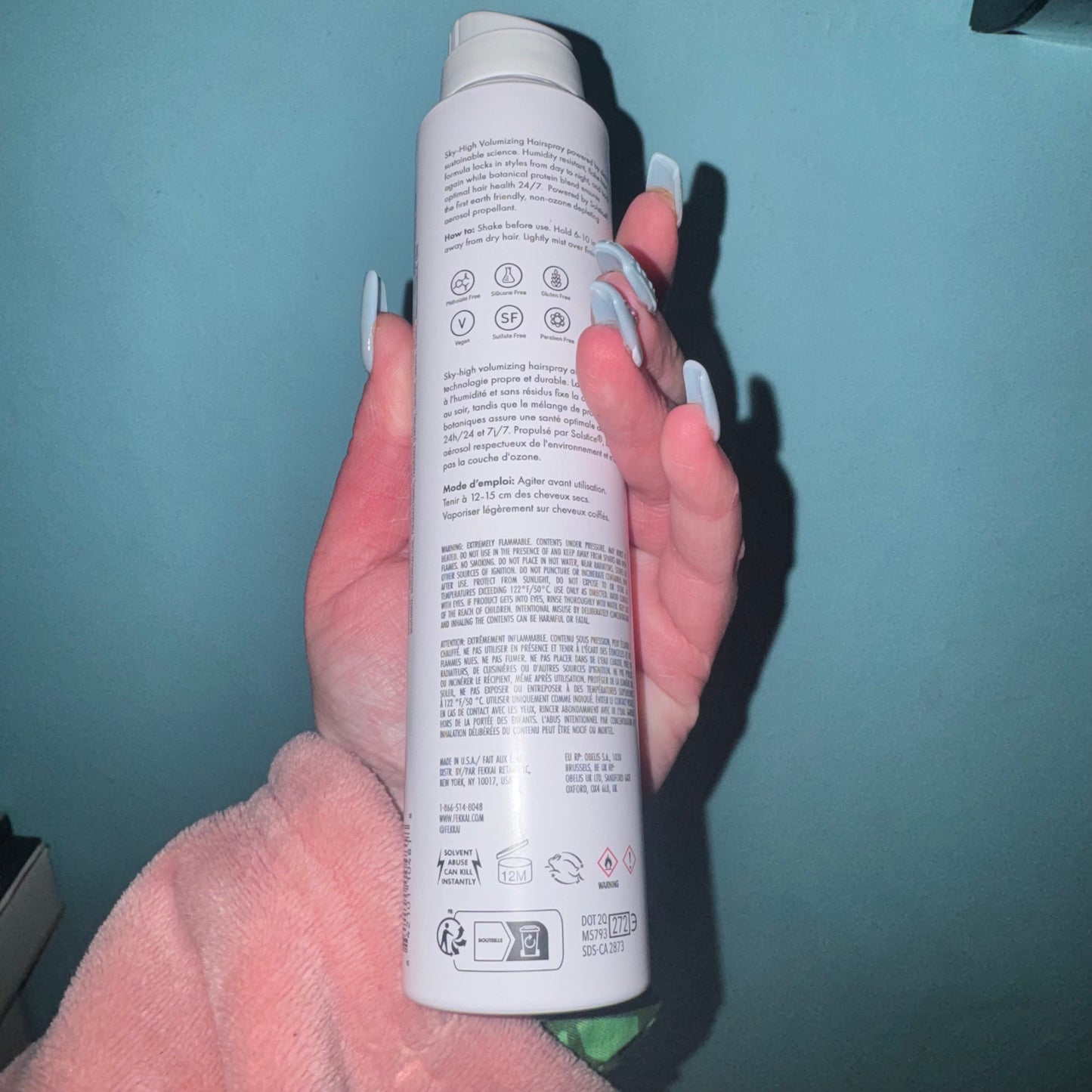 Volume lock spray